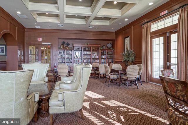 28 GAINSBORO DR, West Berlin, NJ 08091