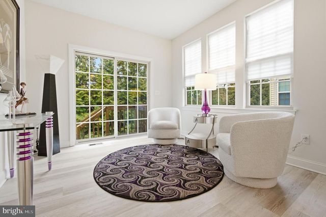 28 GAINSBORO DR, West Berlin, NJ 08091