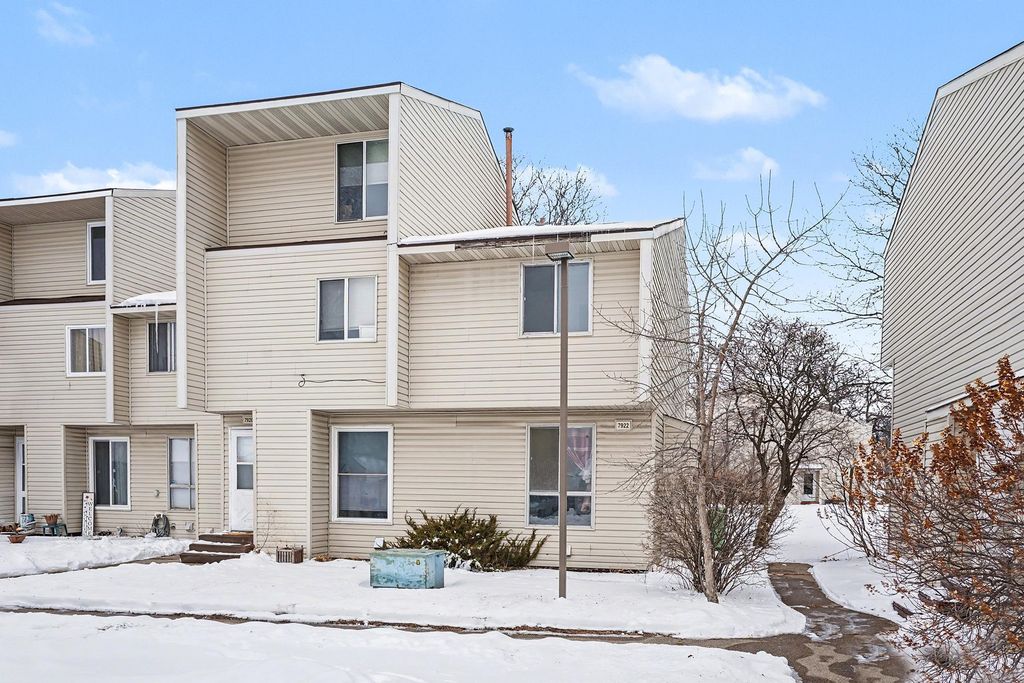 7922 Yates Avenue N, Brooklyn Park, MN 55443