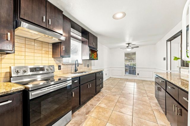 2505 Cloverdale Street, Arlington, TX 76010