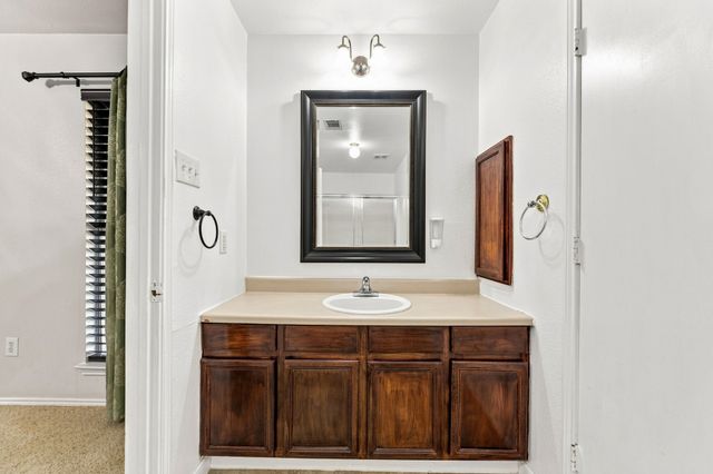 2505 Cloverdale Street, Arlington, TX 76010