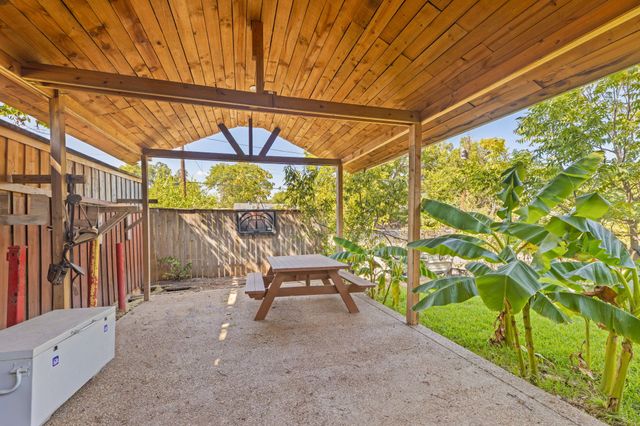 2505 Cloverdale Street, Arlington, TX 76010