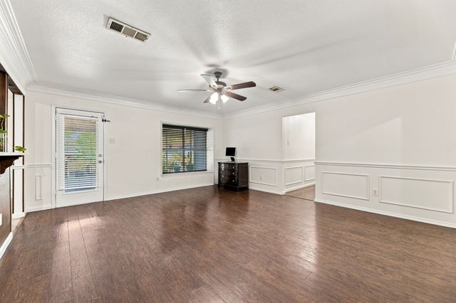 2505 Cloverdale Street, Arlington, TX 76010