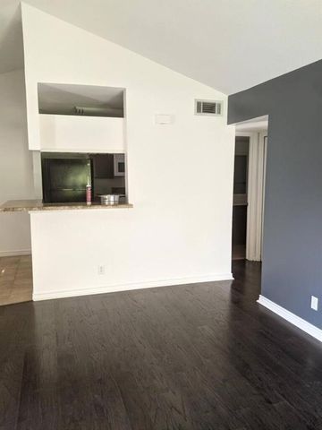 1601 Faro DR 1704, Austin, TX 78741