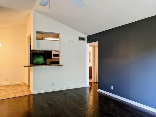 1601 Faro DR 1704, Austin, TX 78741