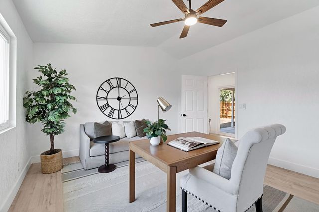 1834 S Backer Avenue, Fresno, CA 93702