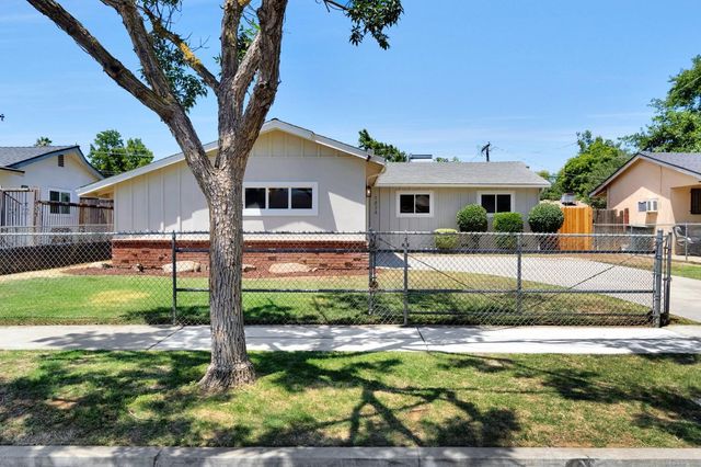 1834 S Backer Avenue, Fresno, CA 93702