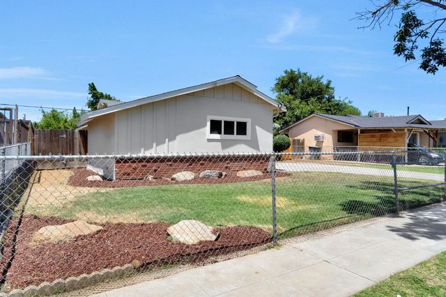 1834 S Backer Avenue, Fresno, CA 93702