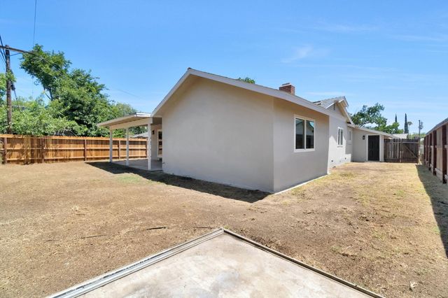 1834 S Backer Avenue, Fresno, CA 93702
