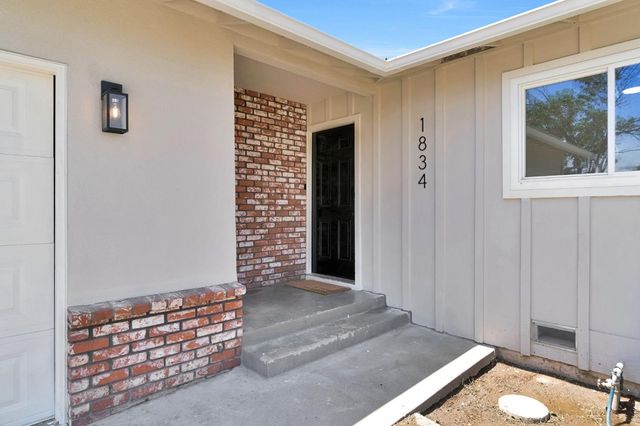 1834 S Backer Avenue, Fresno, CA 93702