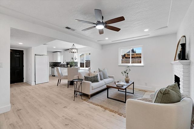 1834 S Backer Avenue, Fresno, CA 93702