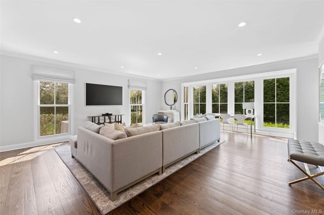 12 Vernon Road, Scarsdale, NY 10583