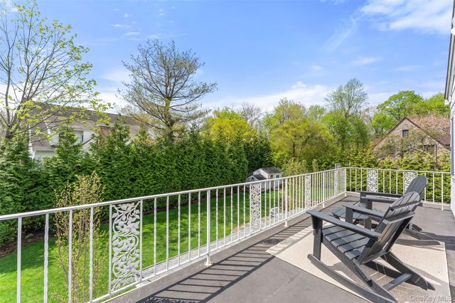 12 Vernon Road, Scarsdale, NY 10583