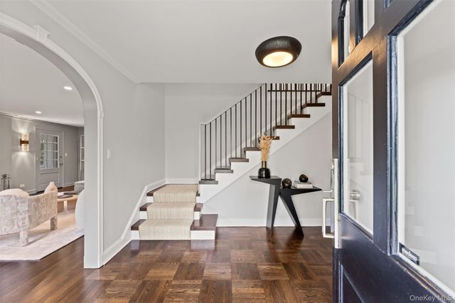 12 Vernon Road, Scarsdale, NY 10583