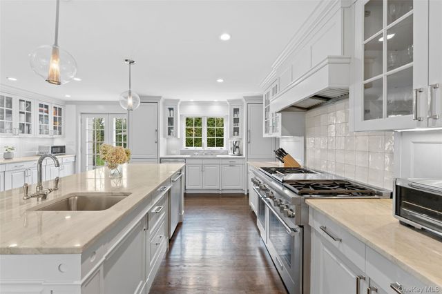 12 Vernon Road, Scarsdale, NY 10583