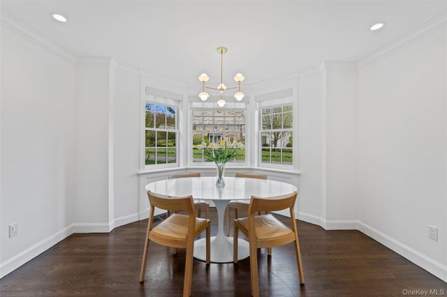 12 Vernon Road, Scarsdale, NY 10583