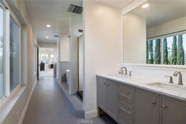 25901 Nellie Gail, Laguna Hills, CA 92653