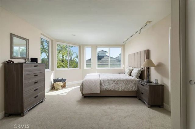 25901 Nellie Gail, Laguna Hills, CA 92653