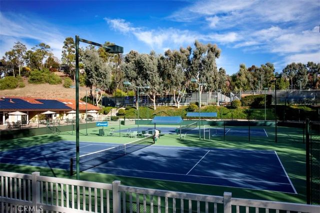 25901 Nellie Gail, Laguna Hills, CA 92653