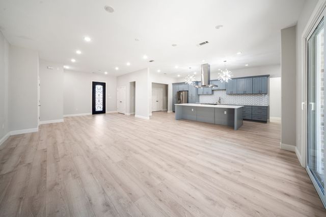 8809 Isom Lane, Dallas, TX 75249