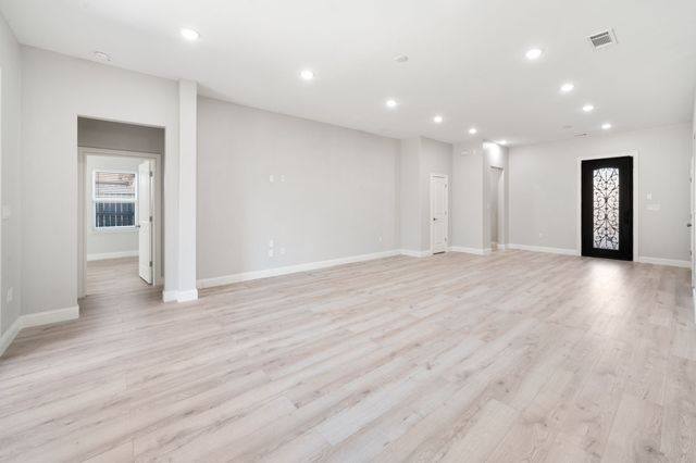 8809 Isom Lane, Dallas, TX 75249