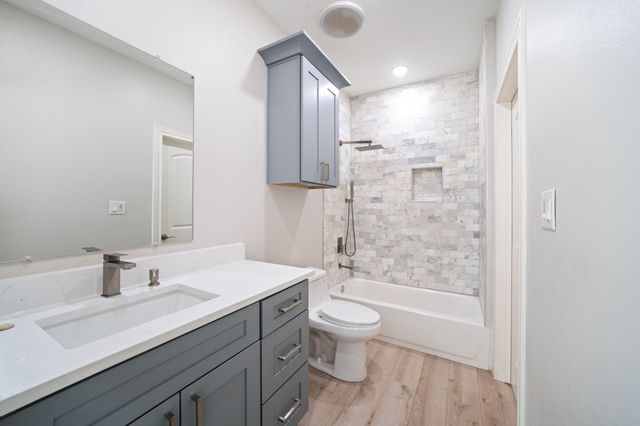 8809 Isom Lane, Dallas, TX 75249