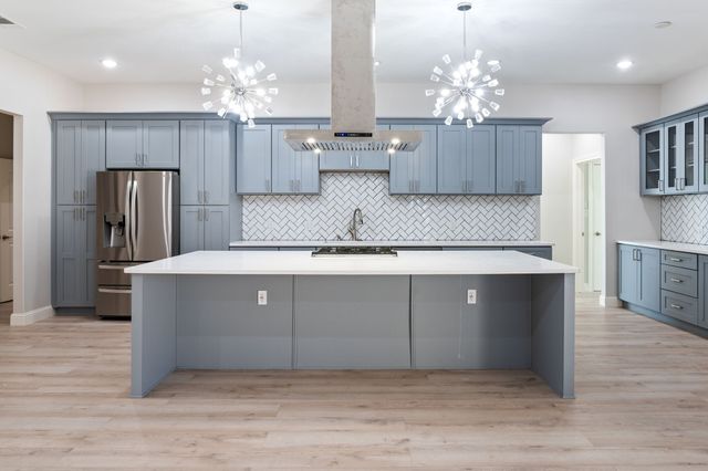 8809 Isom Lane, Dallas, TX 75249