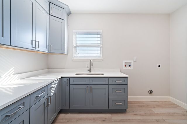 8809 Isom Lane, Dallas, TX 75249