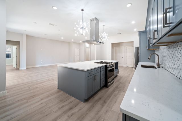 8809 Isom Lane, Dallas, TX 75249