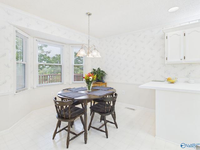 564 Farmingdale Road SE, Huntsville, AL 35803