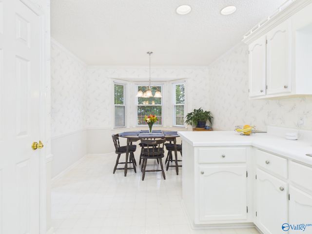 564 Farmingdale Road SE, Huntsville, AL 35803