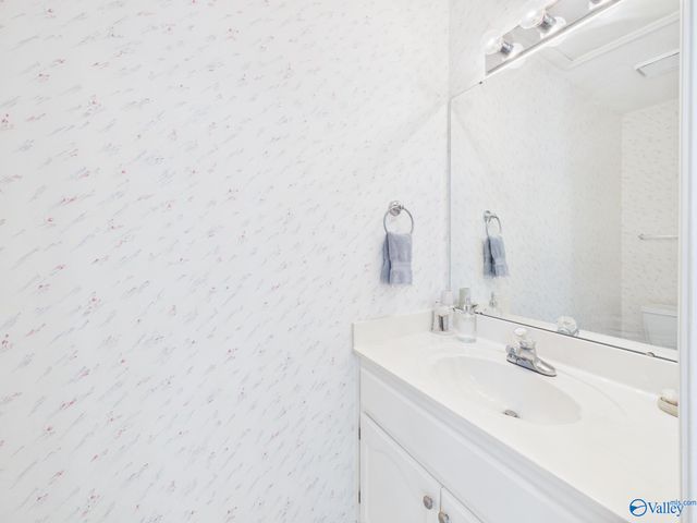 564 Farmingdale Road SE, Huntsville, AL 35803