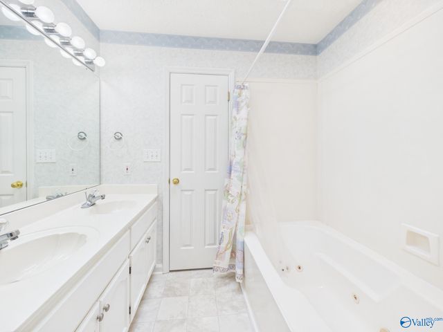 564 Farmingdale Road SE, Huntsville, AL 35803
