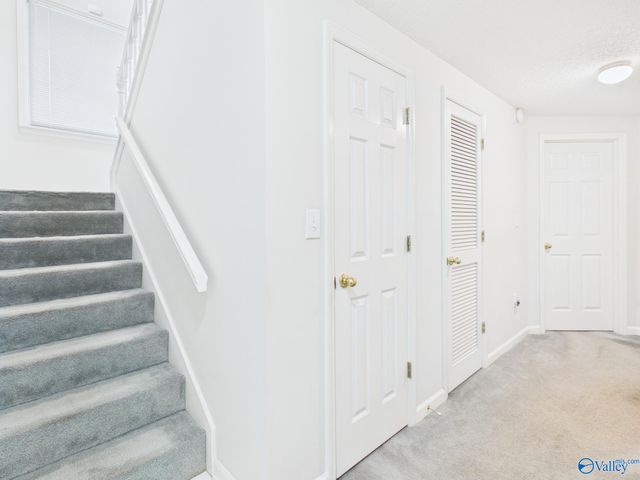 564 Farmingdale Road SE, Huntsville, AL 35803