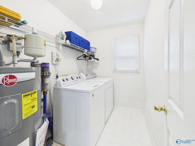 564 Farmingdale Road SE, Huntsville, AL 35803