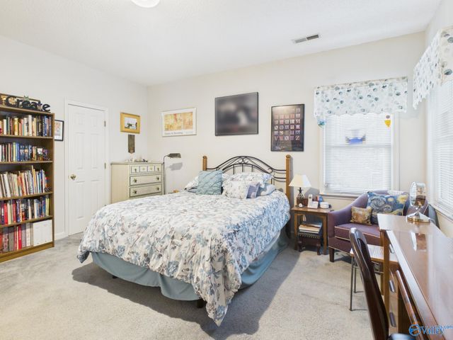 564 Farmingdale Road SE, Huntsville, AL 35803