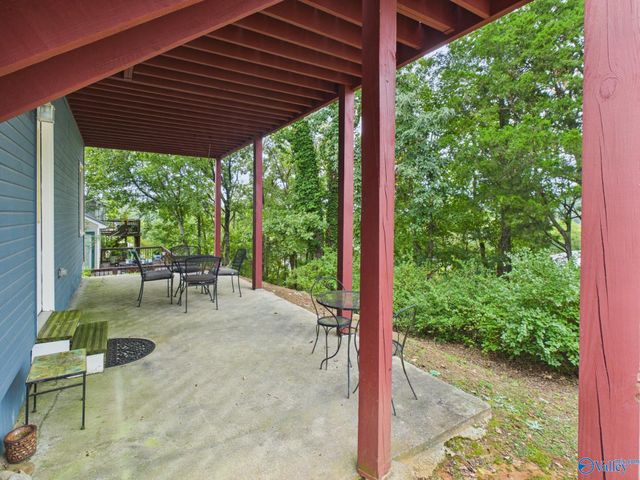 564 Farmingdale Road SE, Huntsville, AL 35803