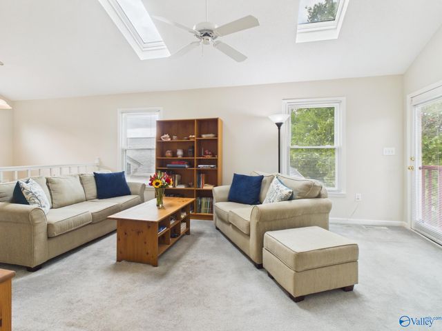 564 Farmingdale Road SE, Huntsville, AL 35803