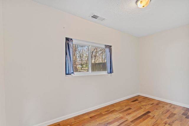 1512 N Missouri Avenue N, Springfield, MO 65803