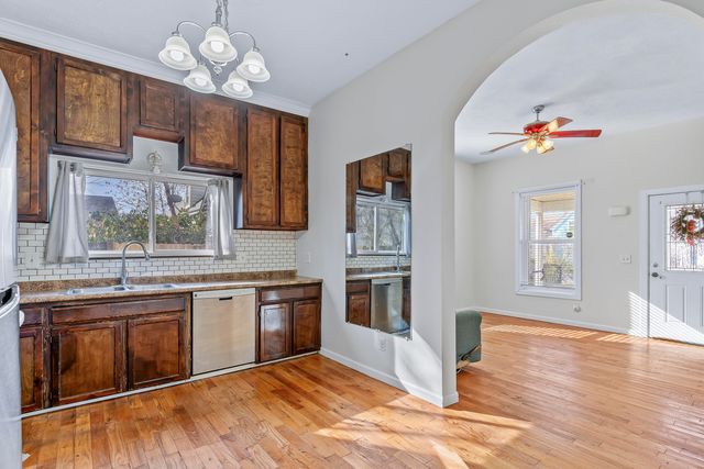 1512 N Missouri Avenue N, Springfield, MO 65803