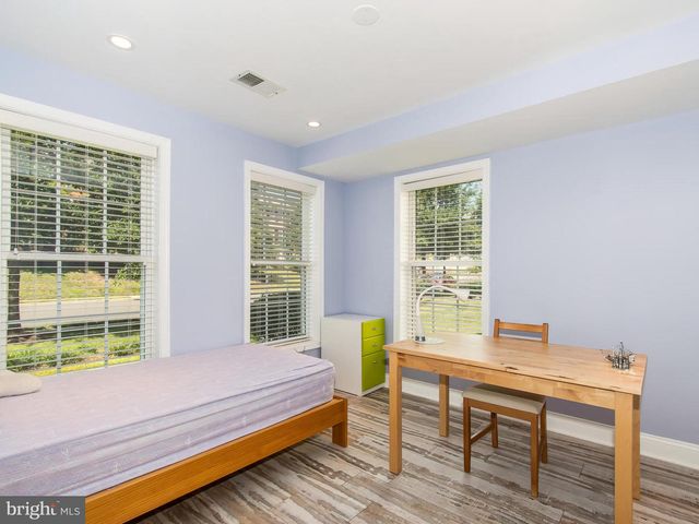 25813 MEWS TER, Chantilly, VA 20152