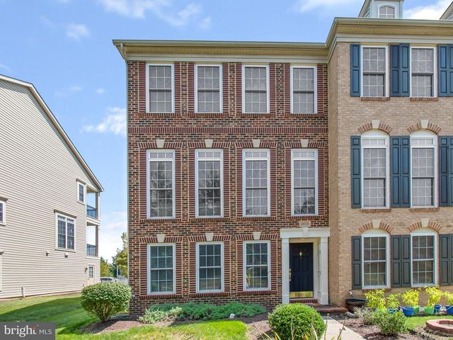 25813 MEWS TER, Chantilly, VA 20152