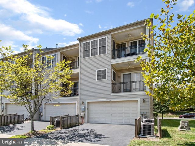 25813 MEWS TER, Chantilly, VA 20152