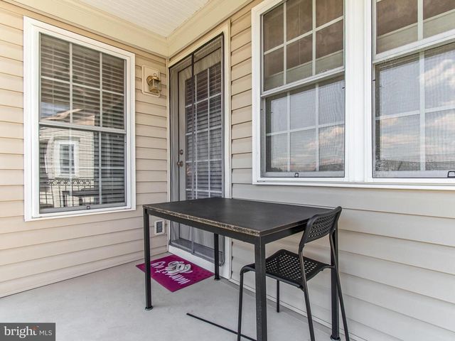 25813 MEWS TER, Chantilly, VA 20152