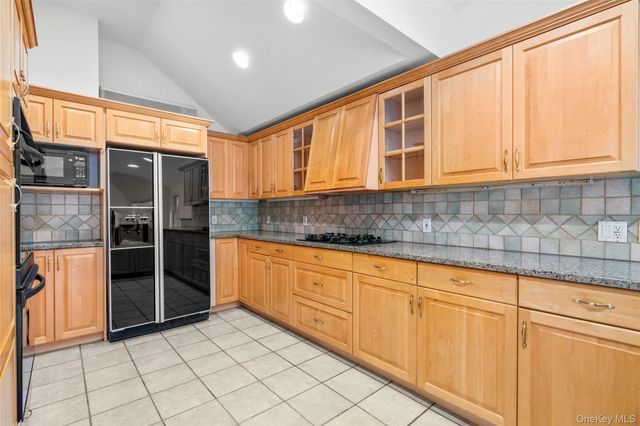 1 Beech Road, New Rochelle, NY 10804