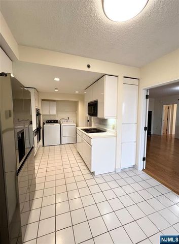 900 Palisade Avenue 3H, Fort Lee, NJ 07024