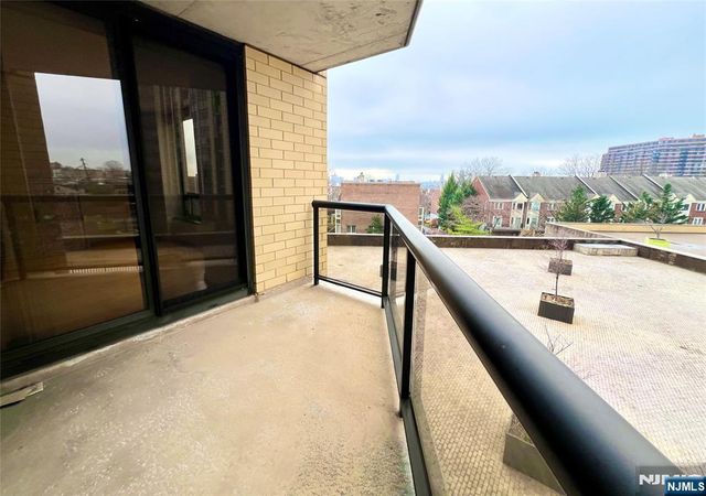 900 Palisade Avenue 3H, Fort Lee, NJ 07024