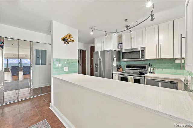 1001 W Jefferson Avenue 17I, Detroit, MI 48226