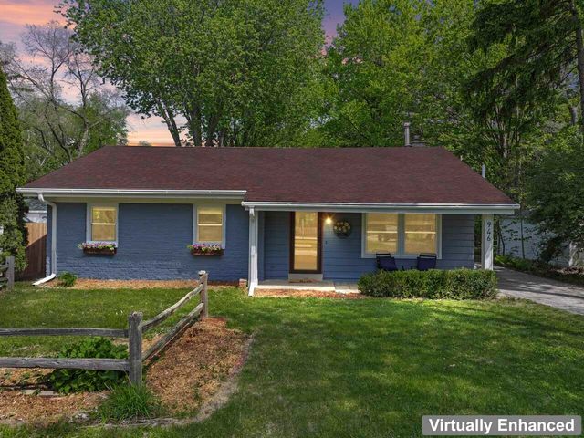 946 W Winchester Road, Libertyville, IL 60048