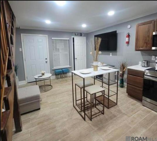277 Chatsworth St, Baton Rouge, LA 70802